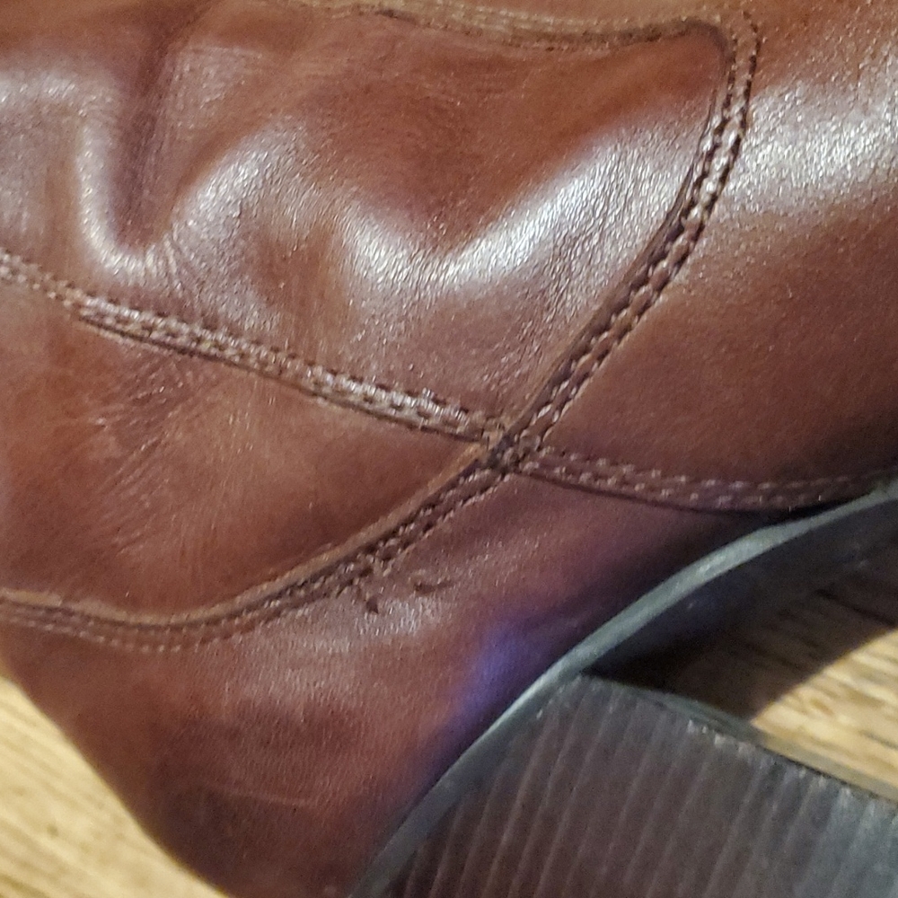 Micheal Kors Leather Boots - Picture 5 of 8